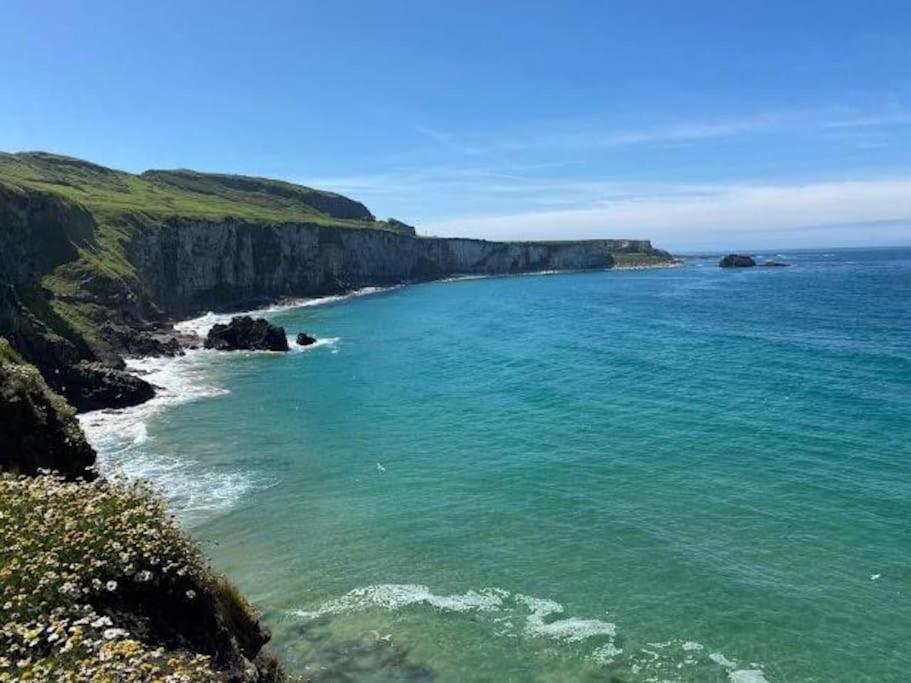 Mcconaghys Glenside Farmhouse Whitepark Bay Ballintoy Exterior foto
