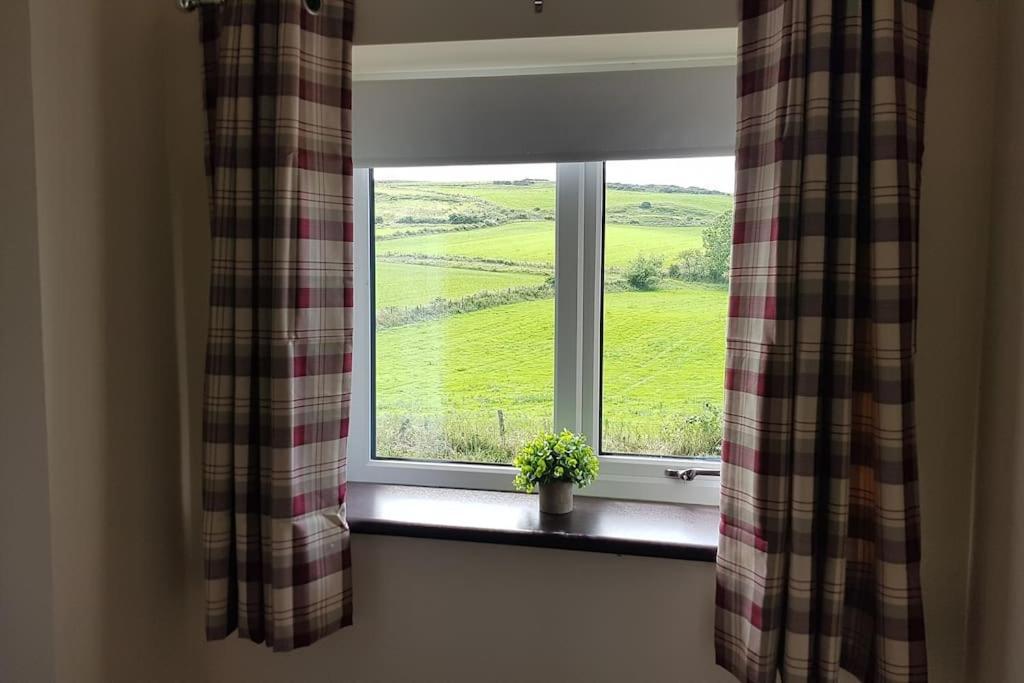 Mcconaghys Glenside Farmhouse Whitepark Bay Ballintoy Exterior foto
